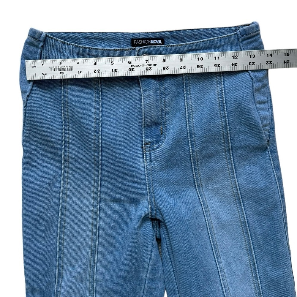 Fashion Nova Women's Jeans Size 3 Light Wash Denim Flare - Picture 6 of 7